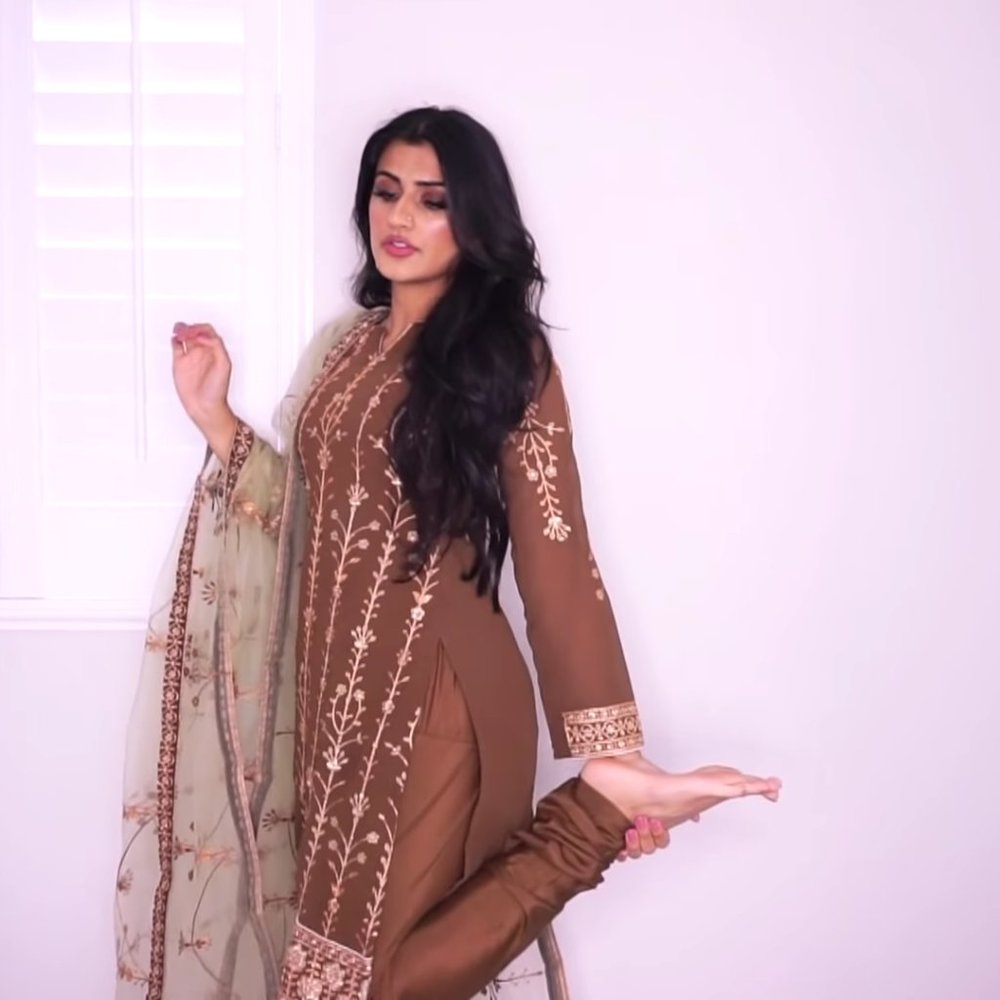 BROWN AND GREEN EMBROIDERED CHURIDAR PAJAMI SUIT - Picture 2 of 2